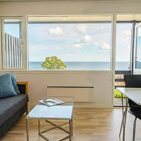 4 Person In Semesterbostad Allinge-Sandvig